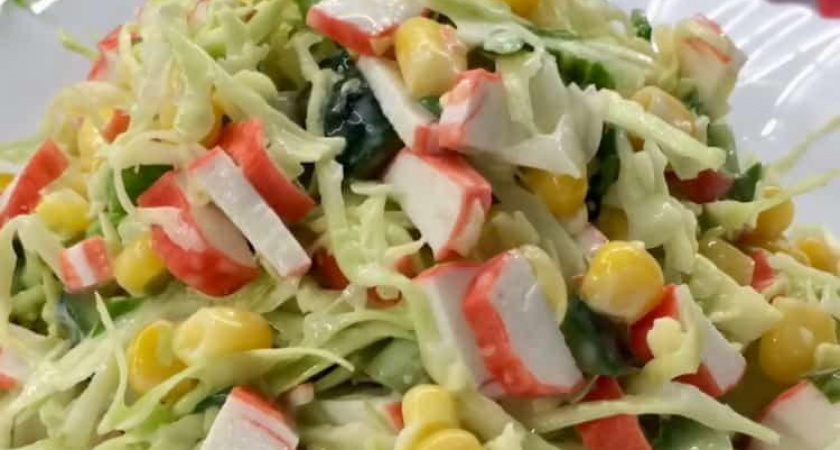 Салат с крабовыми палочками и капустой: пошаговый рецепт с фото 🥗