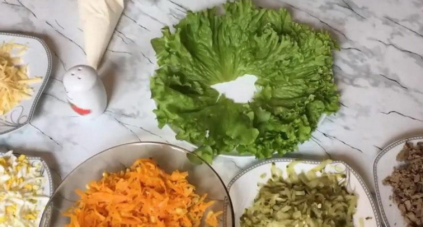 Очень нежный салат с куриной печенью и солеными огурцами 🥗