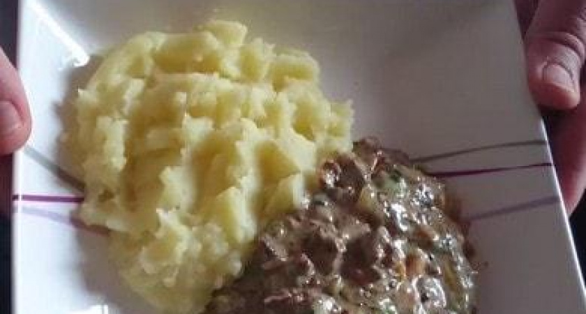 Вкусный и быстрый рецепт подливы из куриной печени 🥩