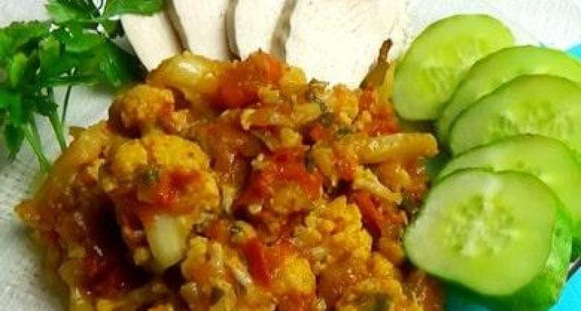Вкусная и низкокалорийная тушеная цветная капуста с томатами &#x1f959;