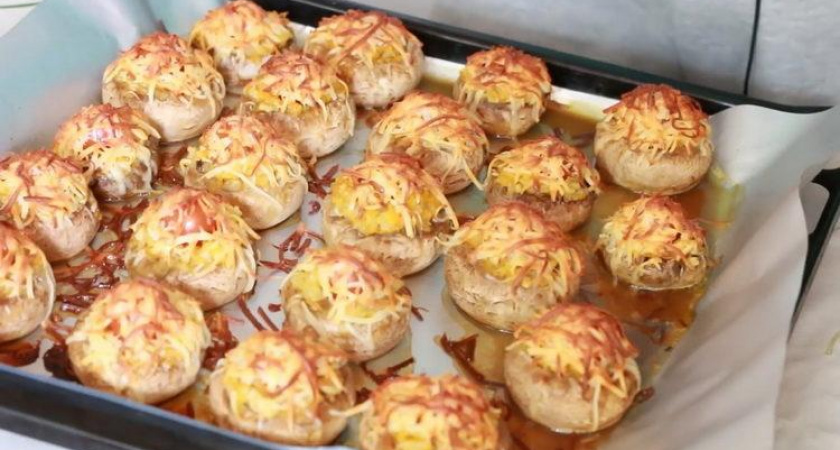 Рецепт очень вкусных фаршированных шампиньонов 🍄