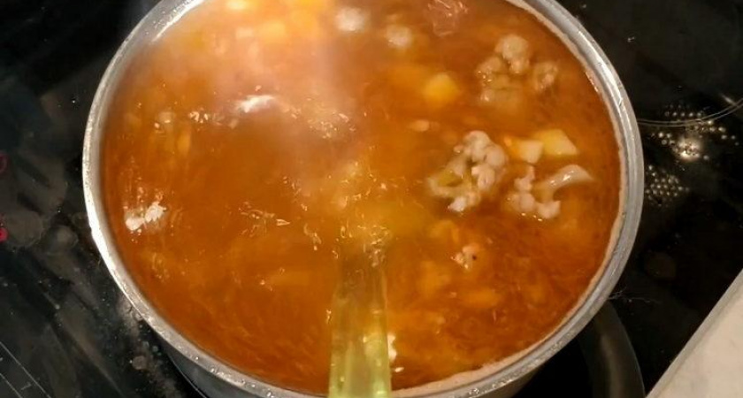 Простой рецепт приготовления супа из цветной капусты на мясном бульоне 🥣