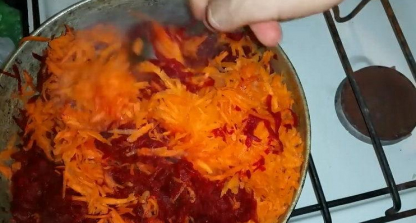 Как научиться готовить вкусный горячий свекольник по классическому рецепту 🥣