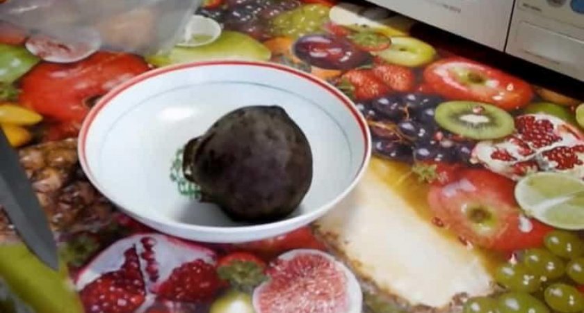 Как за 5 минут запечь свеклу в микроволновке 🍠