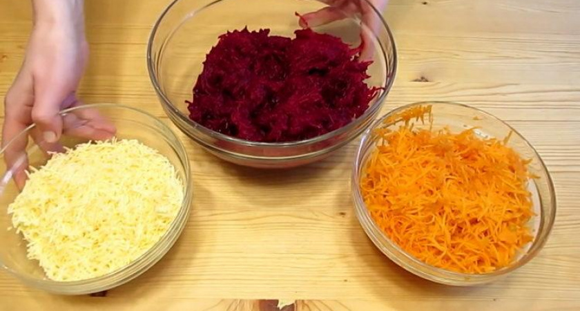 Замечательный слоеный салат из свеклы, моркови и сыра &#x1f9c0;