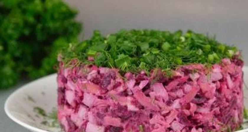 Простой и вкусный салат из запеченной свеклы с сыром и яйцом 🥗