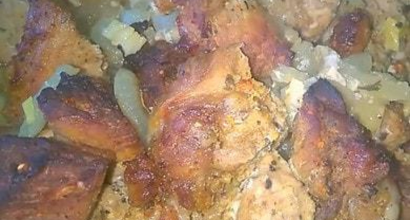 Нежный шашлык из свинины на луковой подушке в рукаве в духовке 🍢