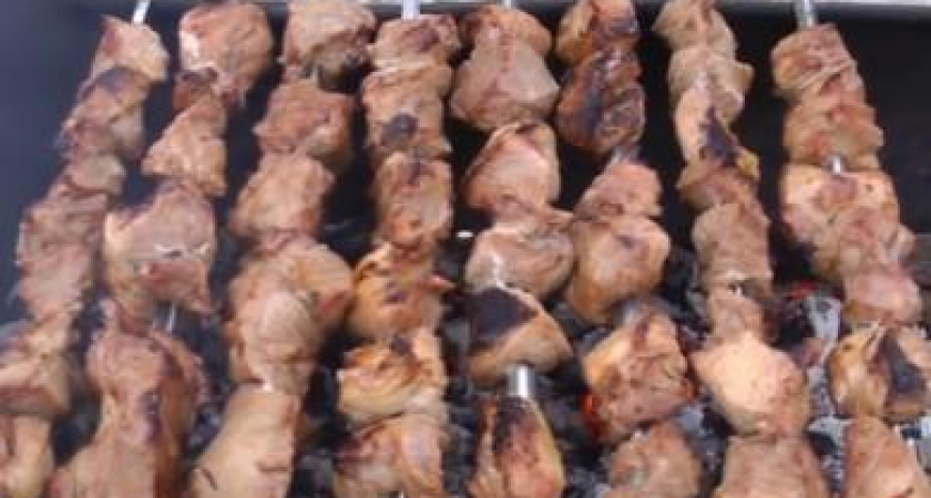Очень вкусный и нежный шашлык на мангале 🍢