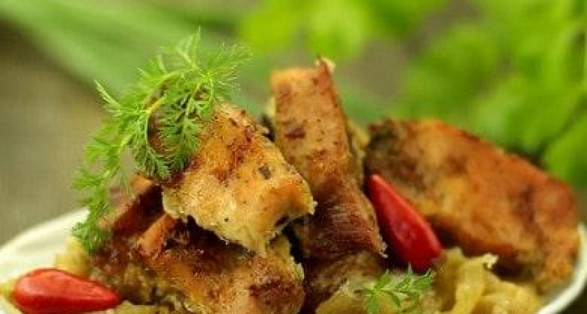 Шашлык в духовке на луковой подушке - неимоверно вкусное блюдо 🥩