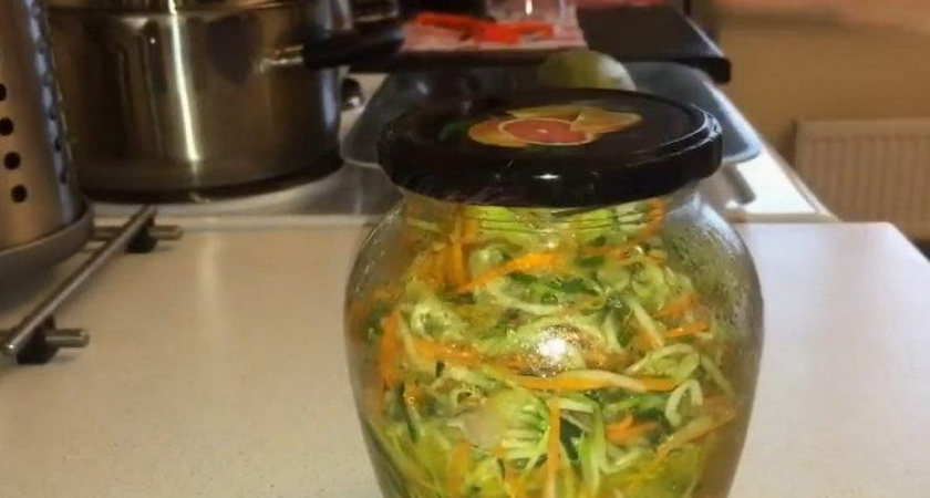 Очень вкусный и полезный салат из кабачков 🥣