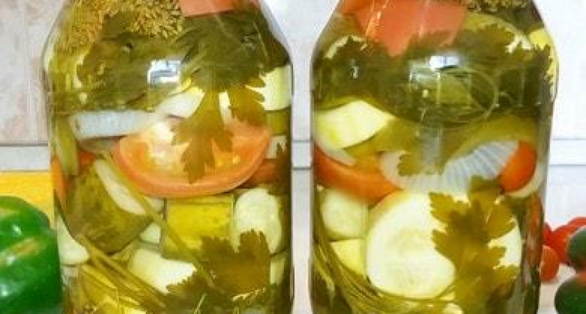 Ассорти из огурцов, помидоров, кабачков на зиму - самый вкусный рецепт 🥫