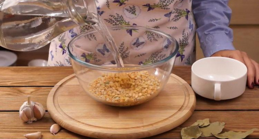 Классический рецепт горохового супа с копченостями 🥣