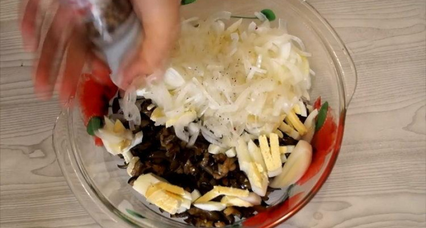 Шикарный салат из баклажанов с яйцом 🍆