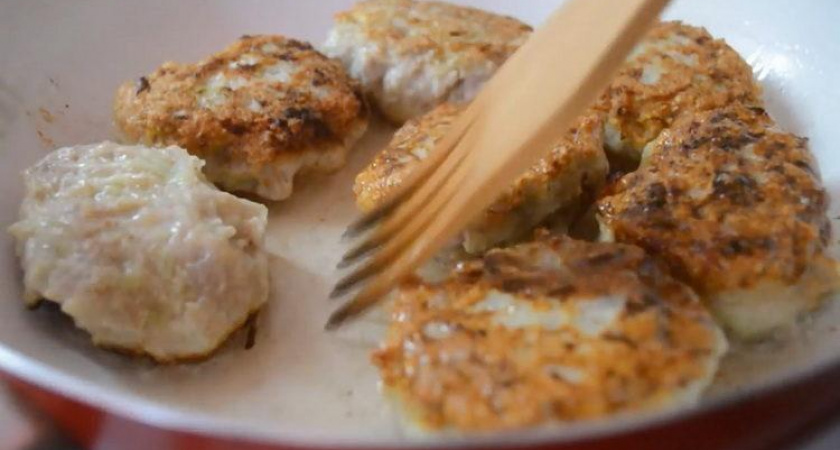 Вкусные и сытные оладьи из кабачков с фаршем 🥣