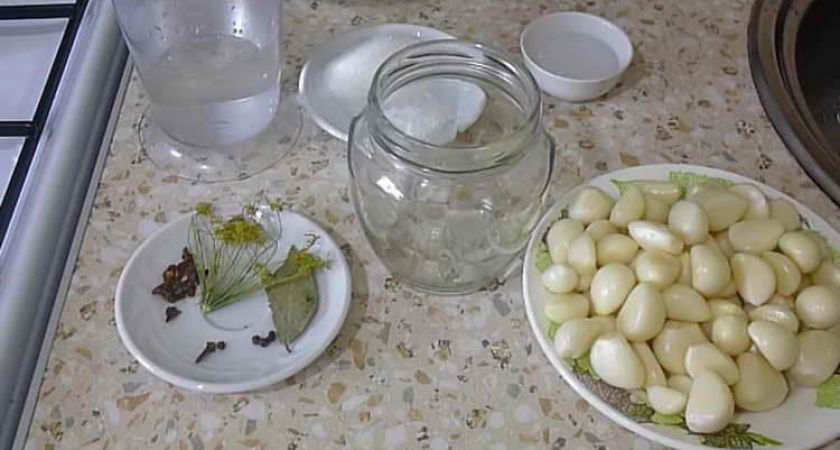 Рецепт маринованного чеснока на зиму на закуску&#x1f96b;
