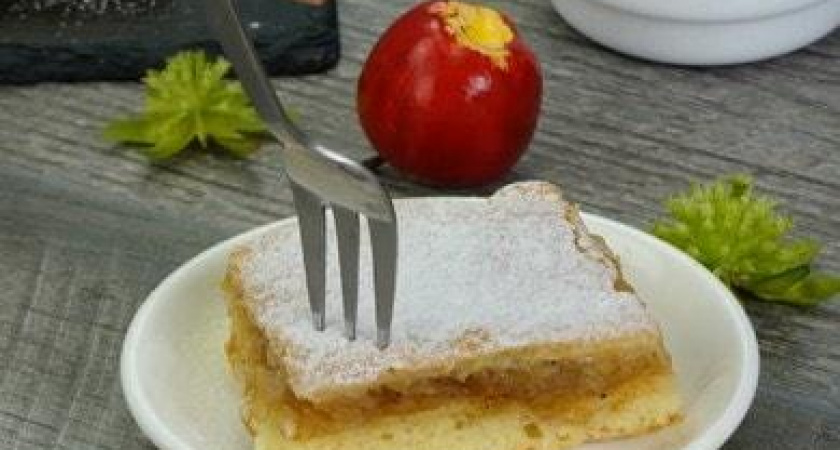 Вкусный и простой заливной пирог с яблоками 🥧