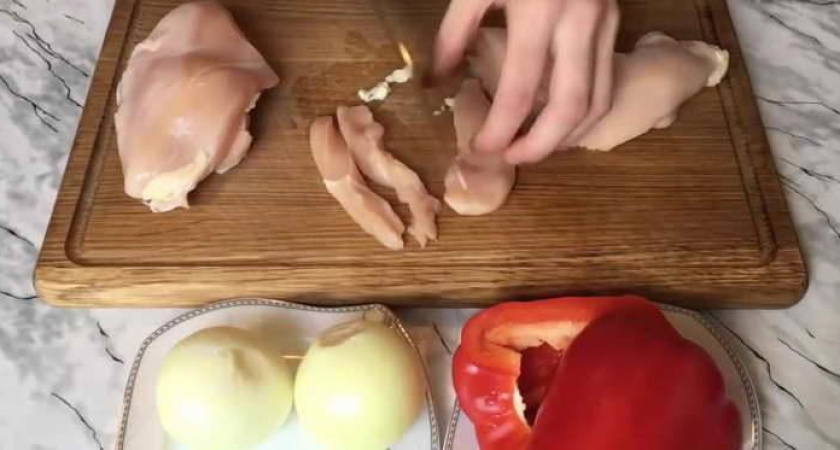 Курица с овощами на сковороде по-тайски🥘