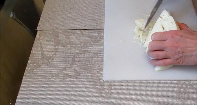 Тушеная капуста с колбасой - просто и вкусно 🍲