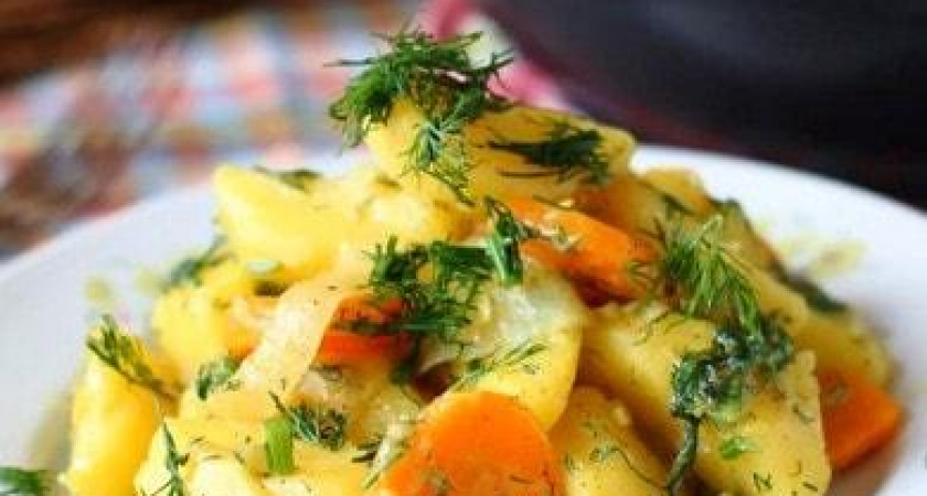Тушеная картошка с морковью &#x1f95d; и луком
