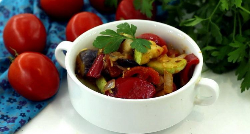 Тушеные овощи с баклажанами 🥝 и кабачками