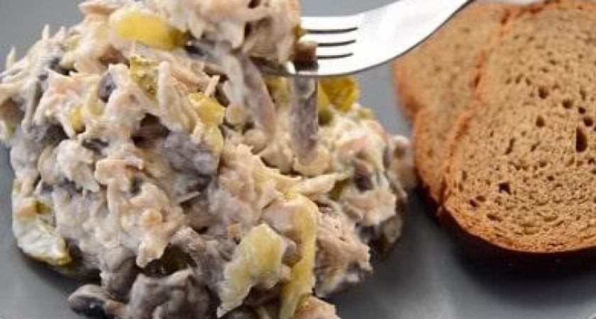 Сытный и очень вкусный 🥝 салат с шампиньонами и курицей