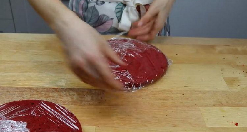 Яркий и вкусный торт 🥝 "Красный бархат"