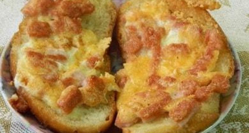 Вкусные горячие бутерброды 🥝 с колбасой и сыром