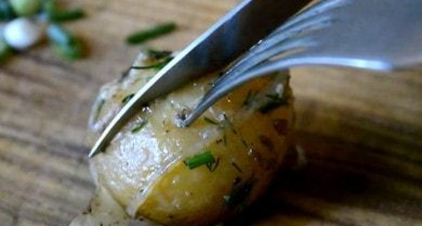 Молодая картошка с грудинкой 🥝 в духовке