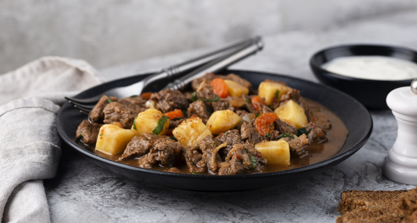 Как приготовить простое и потрясающе вкусное жаркое: 5 секретных рецептов от шеф-поваров