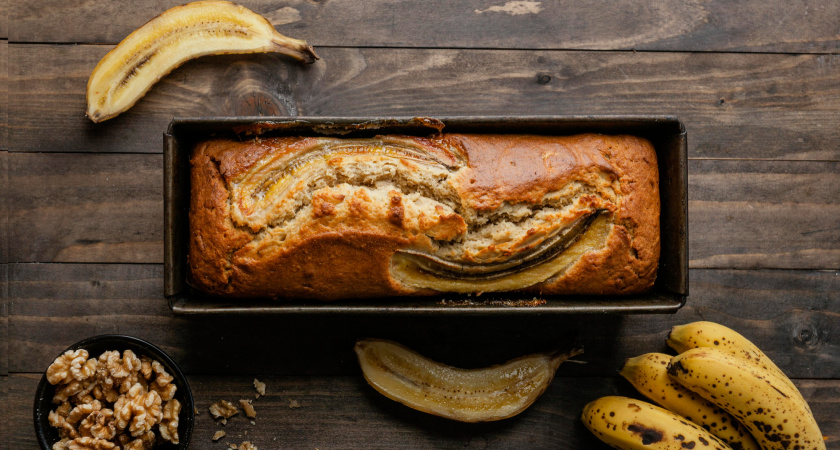 Быстрый рулет с бананом к чаю — завтрак для лентяек: 5 минут в духовке — и на столе самый нежный десерт