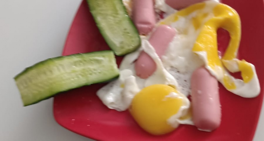 Отказ от углеводов, много воды, вредный кофе и полезные голодовки: топ–7 глупых и опасных мифов о вашем питании