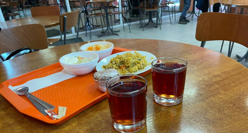 В школах предложили новогодние столы 1-2 раза в неделю сразу после зимних каникул