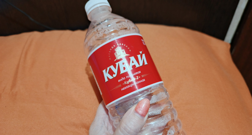 Перестаньте просто пить воду: гид по идеальному графику, норме и добавкам — ваши почки и кожа скажут «спасибо»