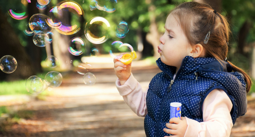 Эксперт объяснила необходимость помощи мамам детей с редкими заболеваниями