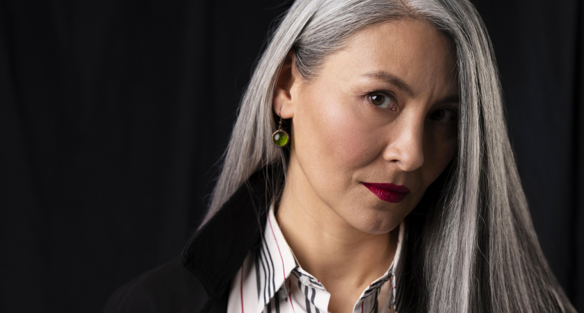 Арктический блонд вместо седины: почему пора перестать закрашивать корни — и 4 правила, чтобы выглядеть богиней