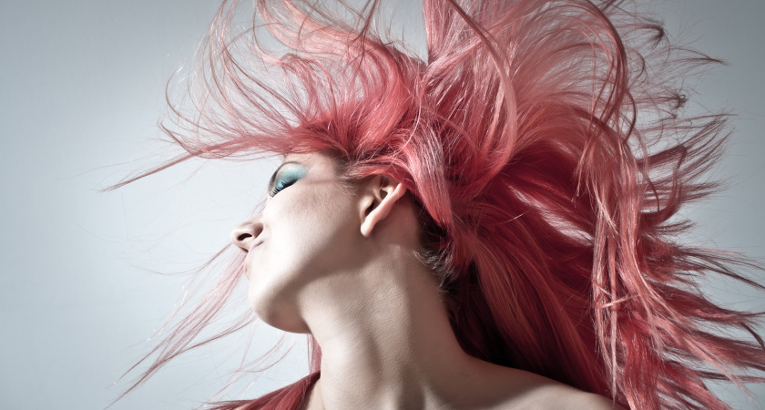 Антиэйдж-эффект наоборот: эти 8 модных стрижек старят — проверьте, нет ли у вас боба с густой челкой и сложной укладки