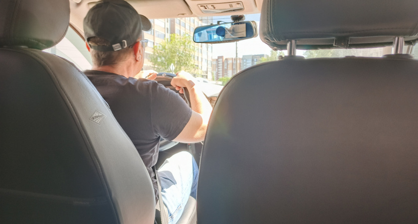 В ГАИ пояснили – что делать водителям, если уже пересекли стоп-линию и загорелся красный: как надо правильно по ПДД