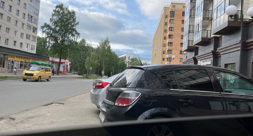 Три новых правила ГИБДД — уже действуют: как не отдать 5 тысяч за кресло и 15 — за просрочку прав в 2026 году