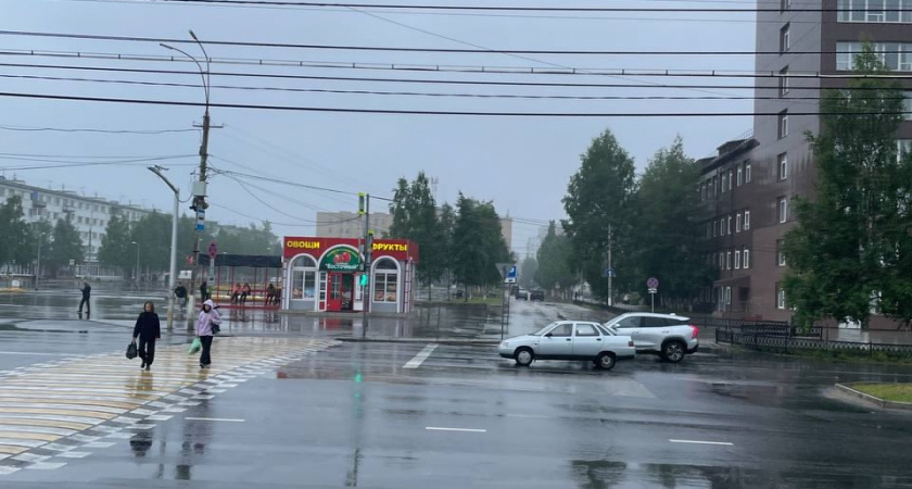 Шаг на «зебру» теперь не работает: когда водитель обязан уступить пешеходу и вот, что ответить инспектору ГИБДД