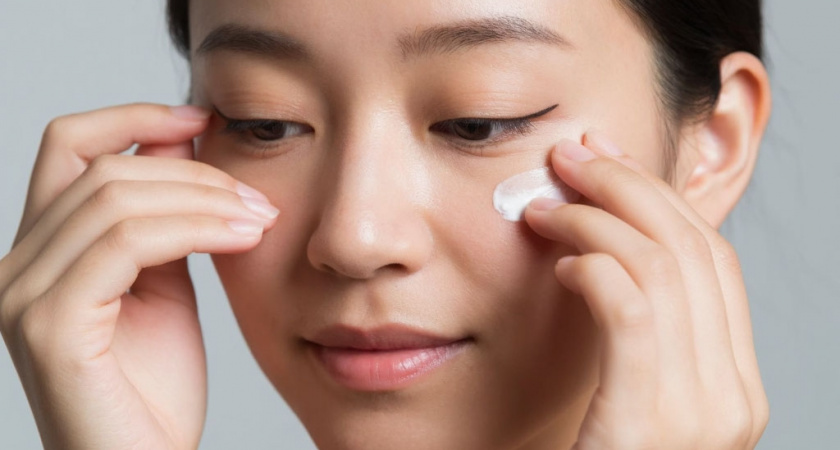 5 ошибок, которые старят кожу вокруг глаз: нашла все и делюсь — начиная с очищения и заканчивая активным уходом