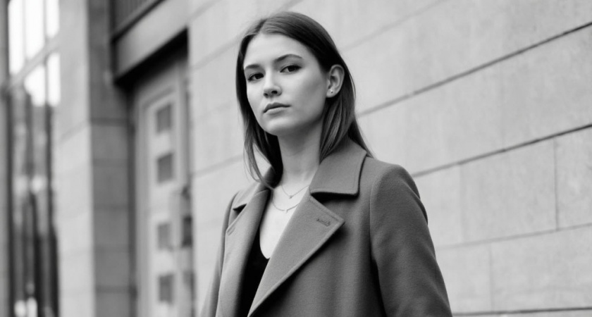 Белые кеды больше не спасут и косуха устала: перебираю гардероб — и нахожу вещи, которые реально работают в 2026