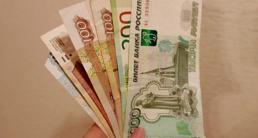 Половина работающих россиянок заявили о недовольстве своими зарплатами