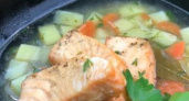 Очень вкусная уха из лосося - легкий рецепт