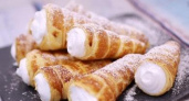 Нежные трубочки из слоеного теста с белковым кремом