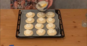 Вкусные сдобные ватрушки с творогом в духовке