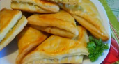 Хачапури с сыром из слоеного теста - быстро и очень вкусно