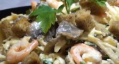 Очень вкусный салат с креветками, сыром и грибами 🦐