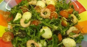 Очень вкусный и легкий салат с рукколой, креветками и помидорами черри 🦐