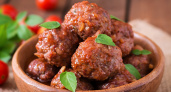 Кладу 2 ложки в фарш, и котлеты получаются сочными и нежными: кулинарный лайфхак от шефов