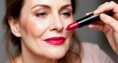 Купила самую модную помаду, а выгляжу старше — визажист показала ошибку, которую делают все после 40